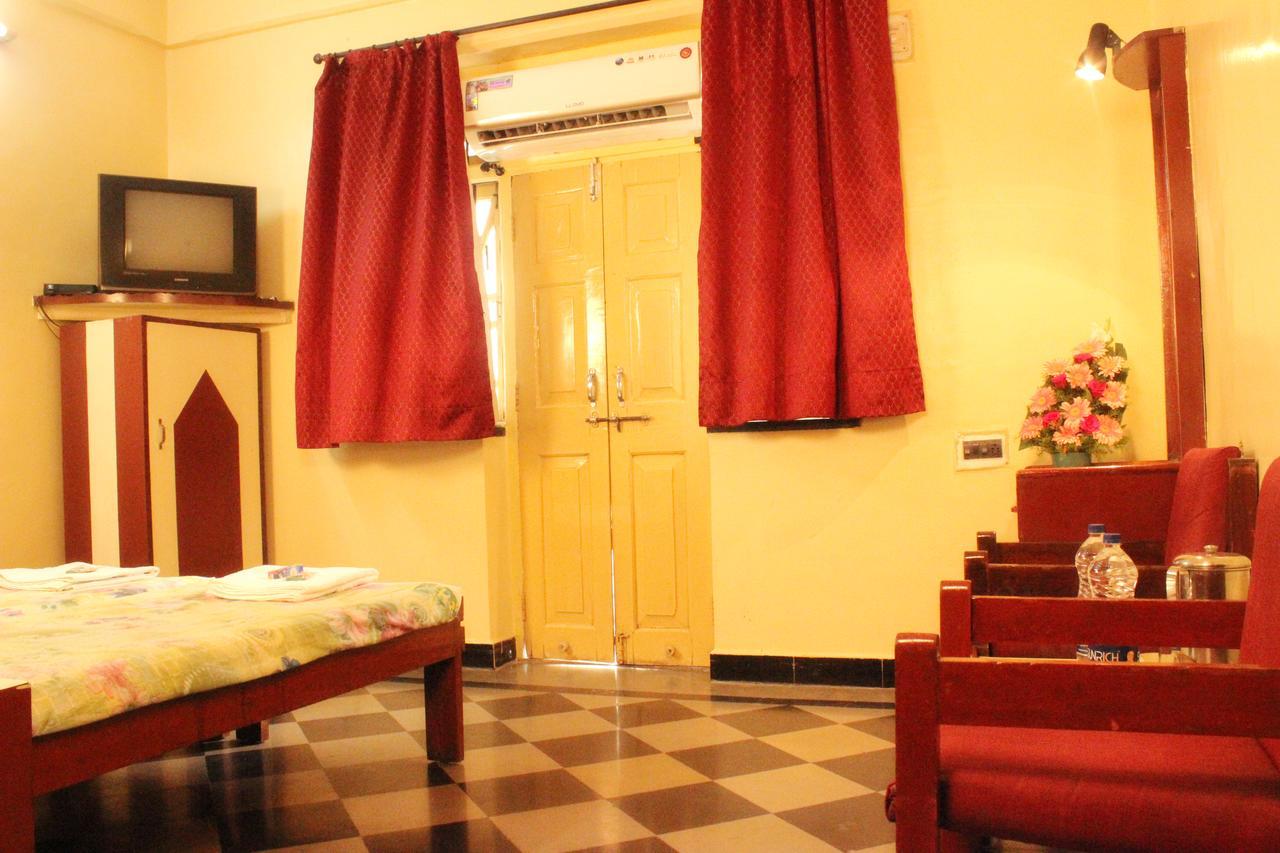 Hotel Homeland Pune Esterno foto