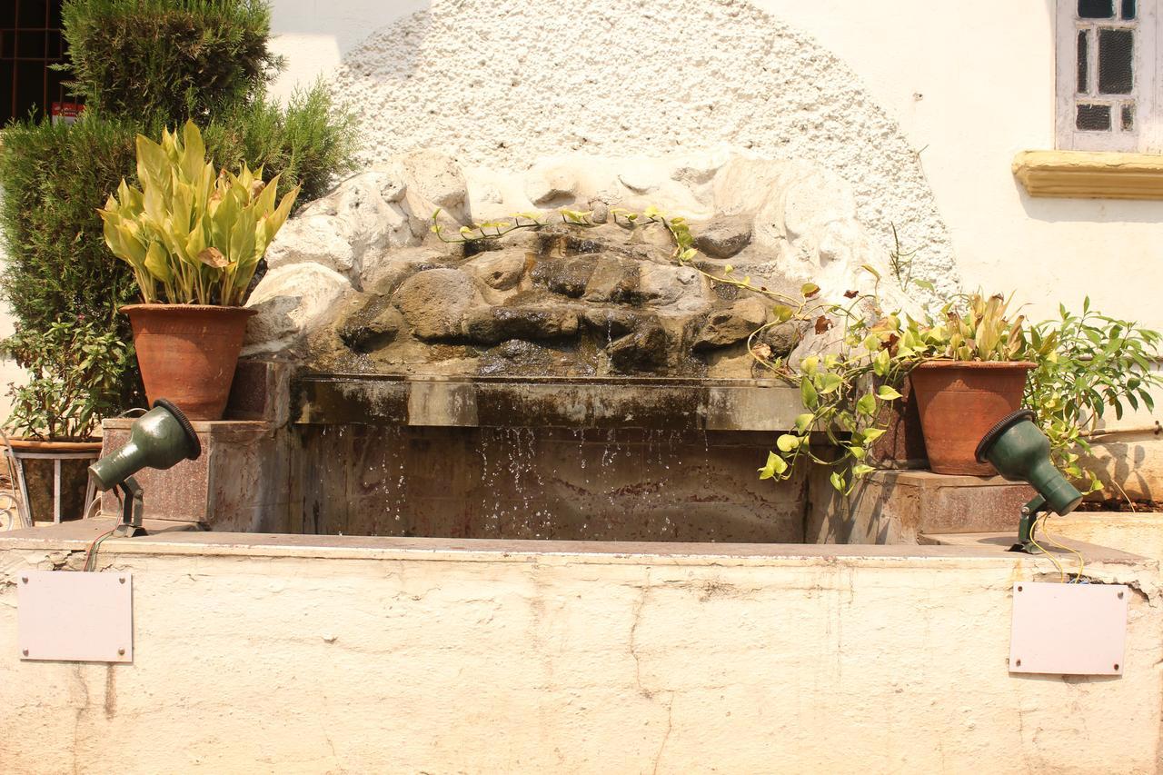 Hotel Homeland Pune Esterno foto